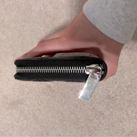 Chanel Black Quilted Lambskin Zippy Wallet - Picture 8 of 9